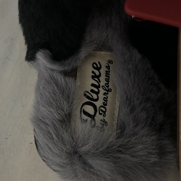 Dluxe by Dearfoams. Kids size 13. NWT. Never worn. Slip ons. - Picture 4 of 6